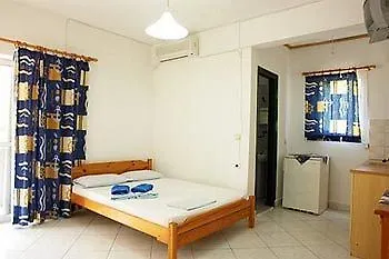 Studios Castro Hotel Sithonia 0*, Toroni